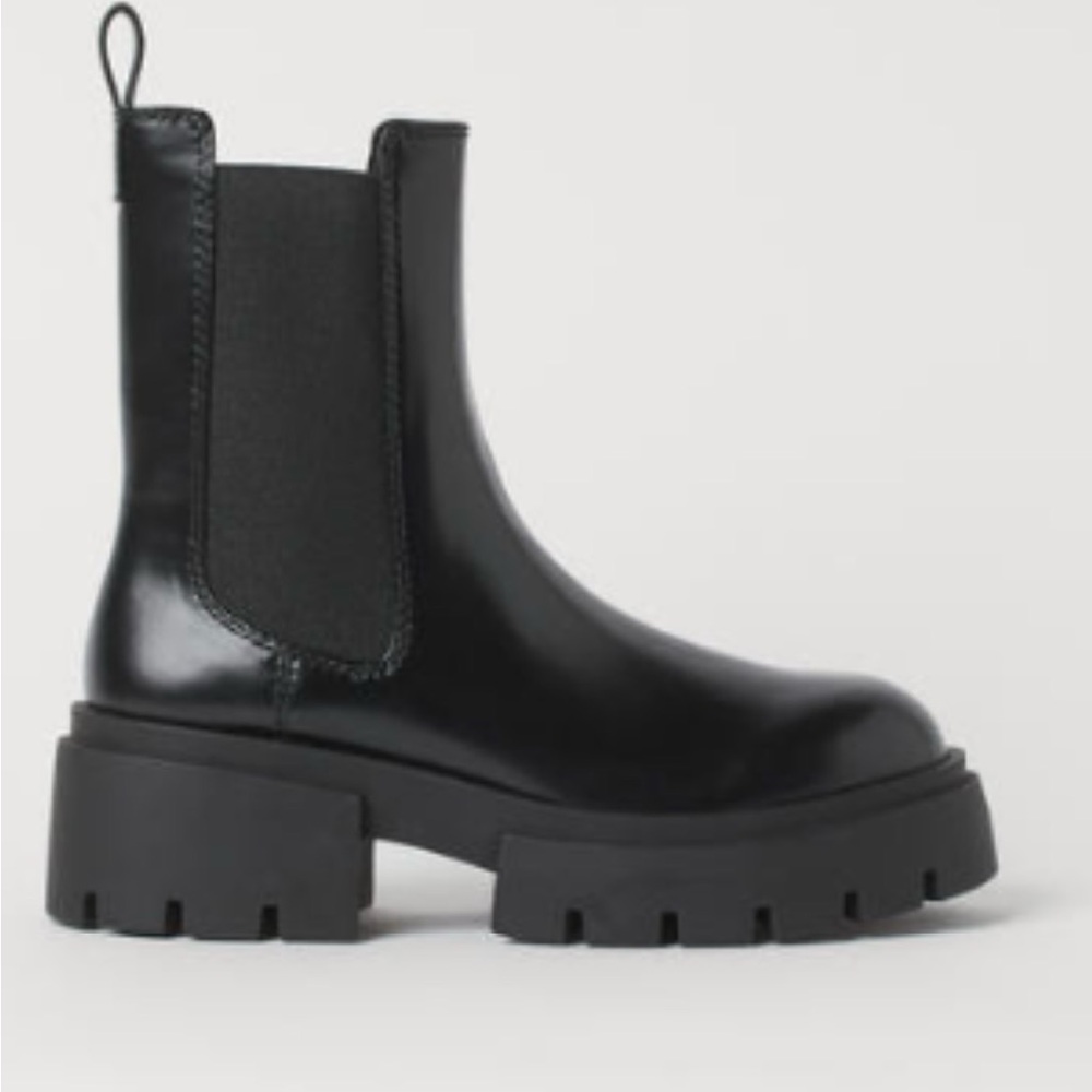 Black Platform Chelsea Boots - Women